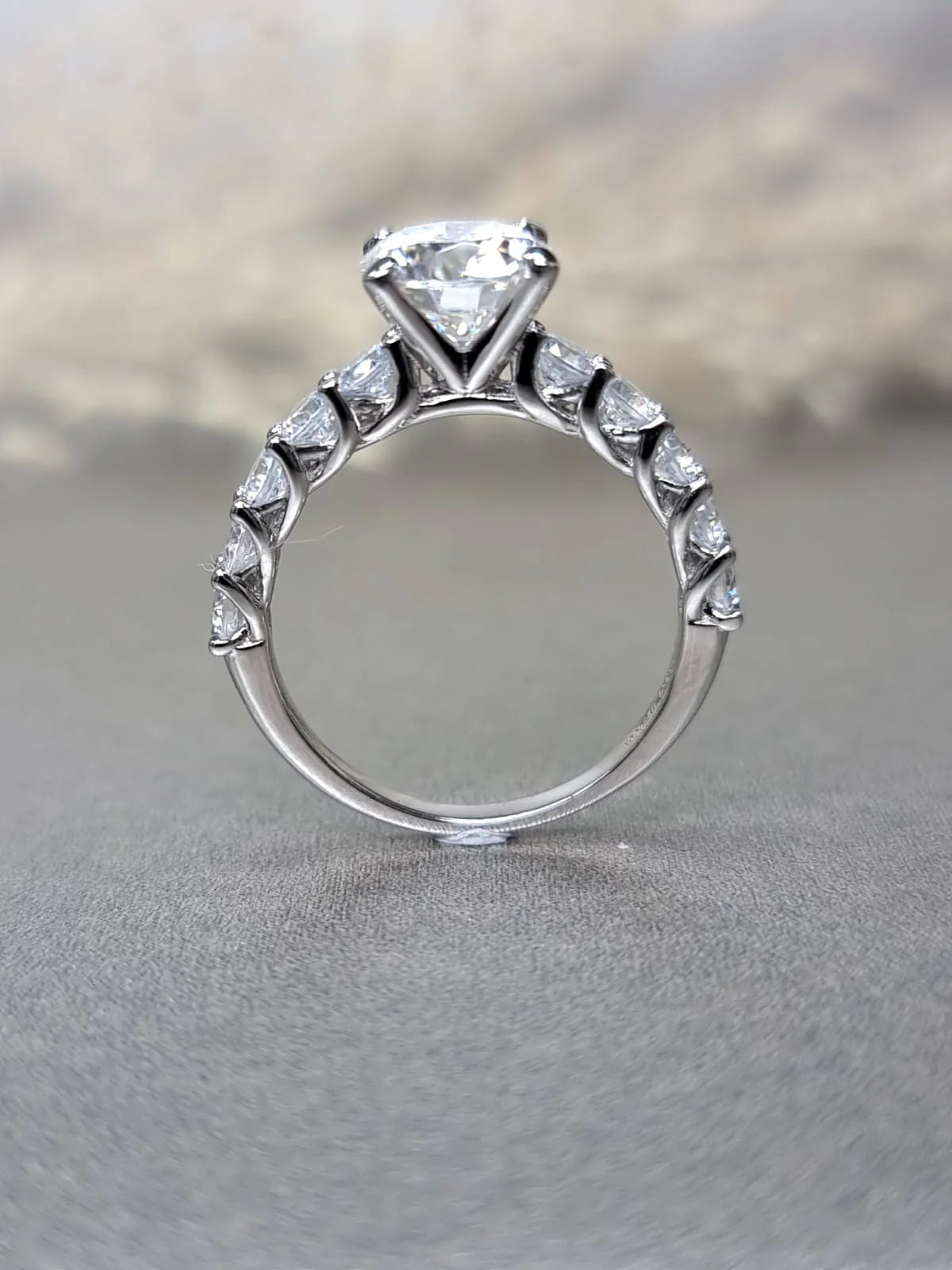 Daimond With Side Stone Ring FR33