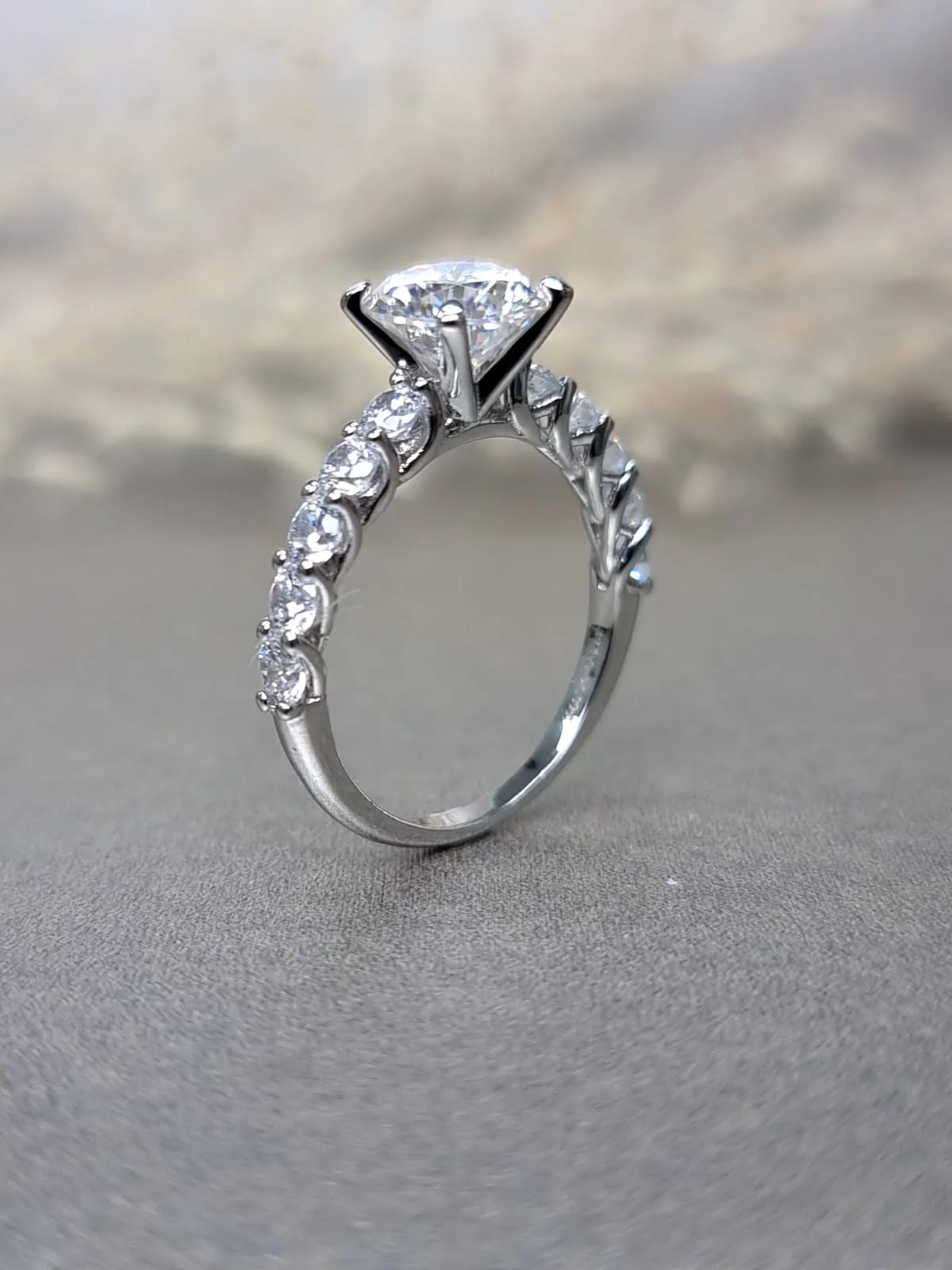 Daimond With Side Stone Ring FR33 Daimond With Side Stone Ring FR33