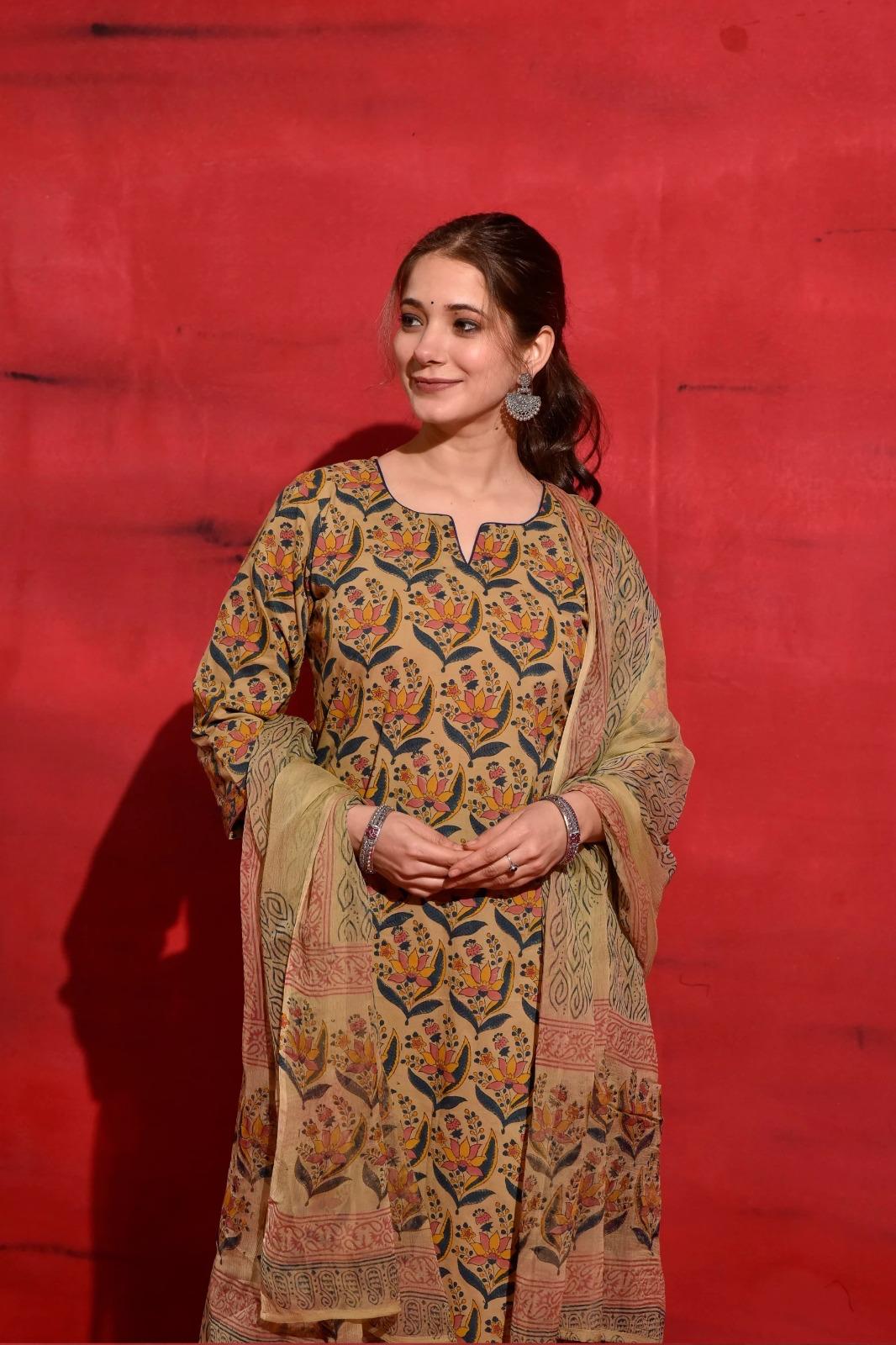 Women Cotton Mix Floral Printed Kurta Pant Dupatta Set - TPS244 Women Cotton Mix Floral Printed Kurta Pant Dupatta Set - TPS244