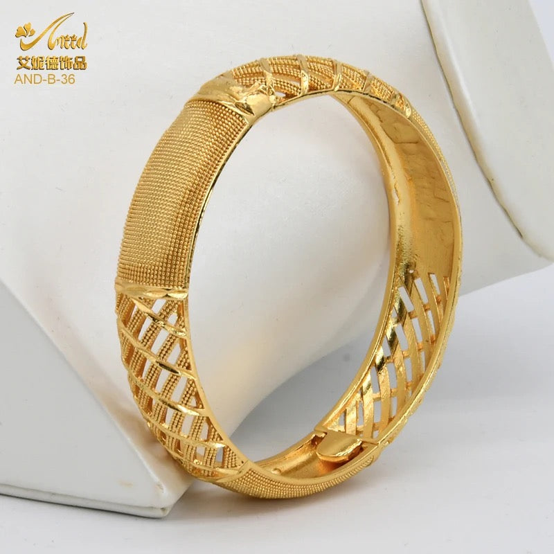 1pc Gold Color Bracelet Bangle For Women - Tuzzut.com Qatar Online Shopping