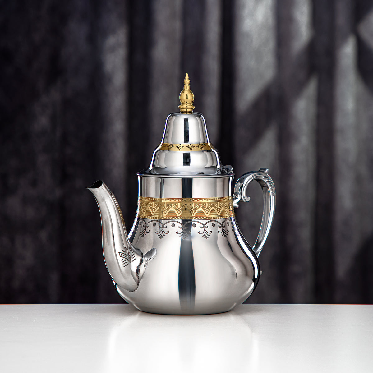Almarjan Teapot Stainless Steel, Silver & Gold, 1.5L - Sahara Collection (STS0013168) Almarjan Teapot Stainless Steel, Silver & Gold, 1.5L - Sahara Collection (STS0013168)
