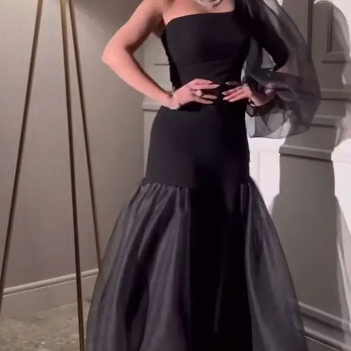 One Shoulder Lace Sleeves Mermaid Floor Length Black Zipper Up Women Formal Evening Dress 2XL B-61021 One Shoulder Lace Sleeves Mermaid Floor Length Black Zipper Up Women Formal Evening Dress 2XL B-61021