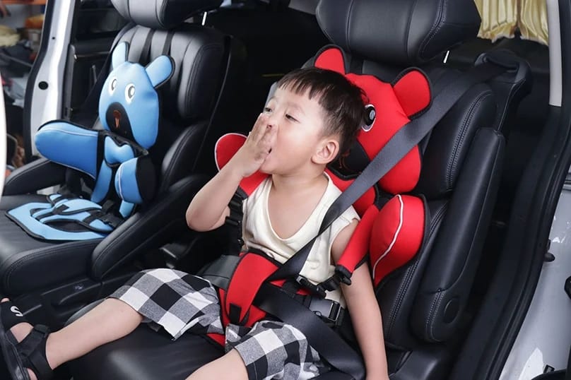 Child Safety Seat Mat for 9 Months To 12 Years Old Child Safety Seat Mat for 9 Months To 12 Years Old