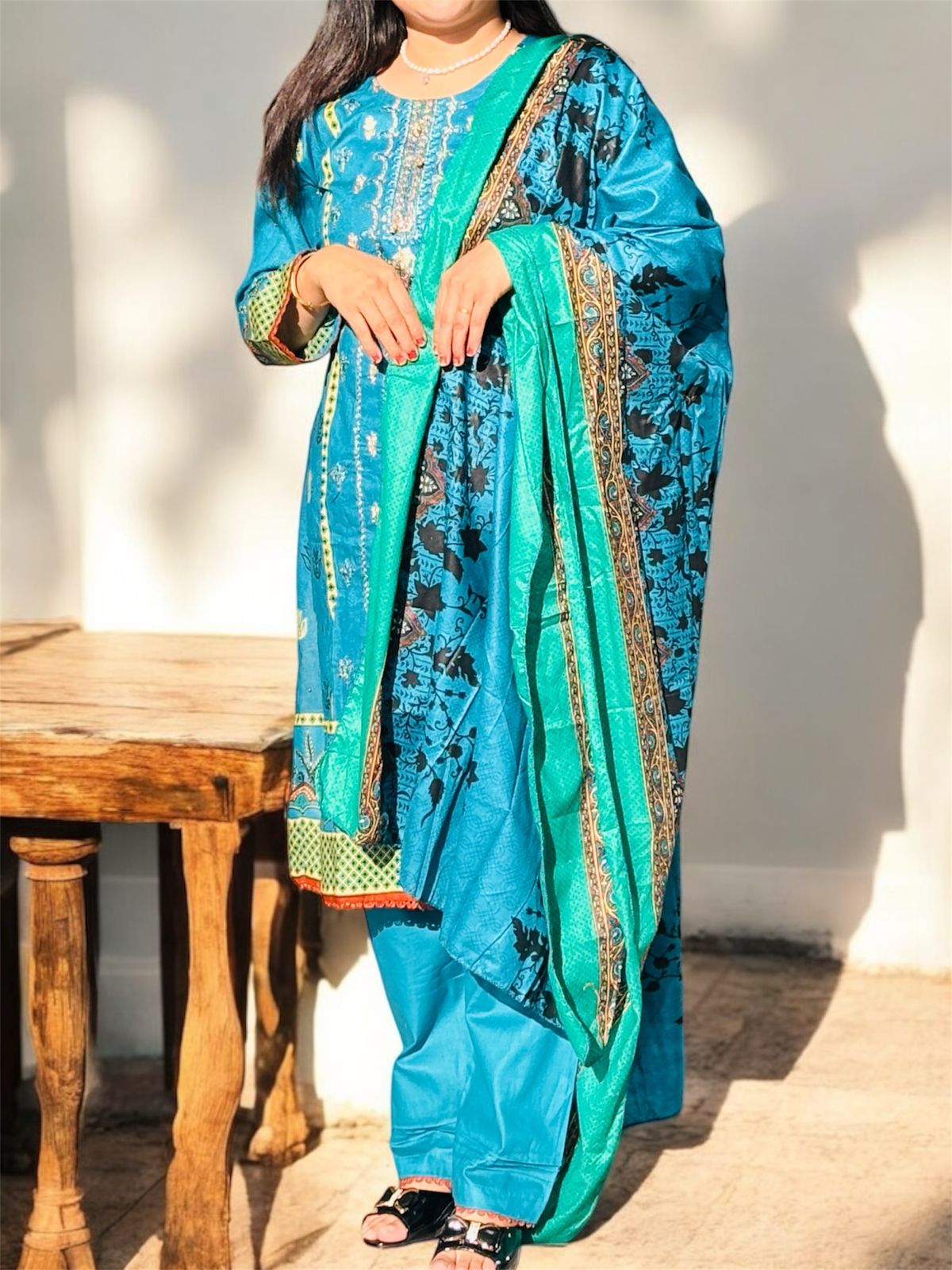 Women Fashion Viscose Kurta Pant Dupatta Set AK-584 Women Fashion Viscose Kurta Pant Dupatta Set AK-584
