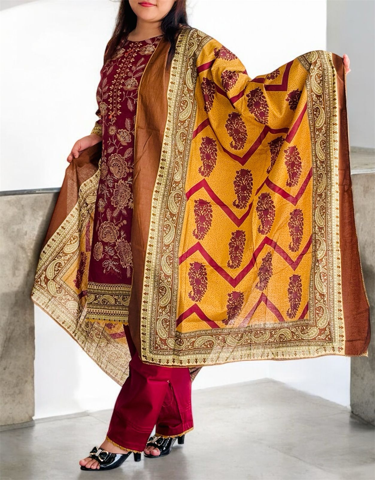 Women Fashion Viscose Kurta Pant Dupatta Set AK-580 Women Fashion Viscose Kurta Pant Dupatta Set AK-580