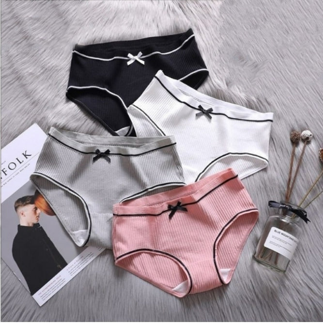 4 Pcs Women 's Brief 496909 - Free Size 4 Pcs Women 's Brief 496909 - Free Size