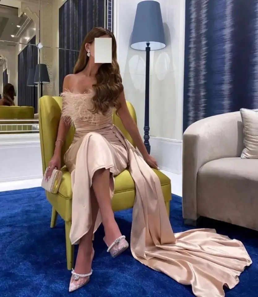 Luxury Feathers Mermaid Evening Dresses Saudi Arabic Pleat Ruched Satin Prom Dress Dubai Women Formal Party Gowns 070634236 Luxury Feathers Mermaid Evening Dresses Saudi Arabic Pleat Ruched Satin Prom Dress Dubai Women Formal Party Gowns 070634236