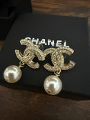 Gold Crystal Pearl Dangle Earrings DN2076 - TUZZUT Qatar Online Shopping