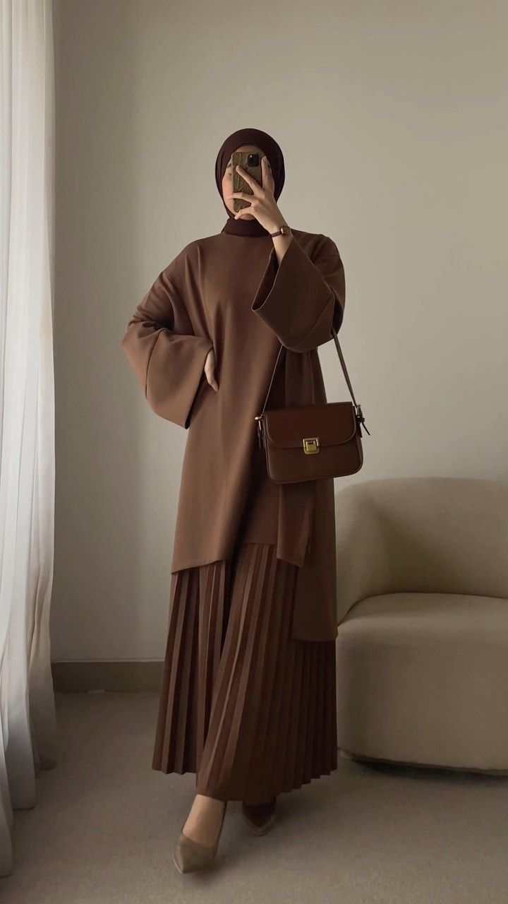 Elegant Round Neckline Wide Sleeves Pleated Skirt Mid-length Two-Piece Outfit 142968 Elegant Round Neckline Wide Sleeves Pleated Skirt Mid-length Two-Piece Outfit 142968