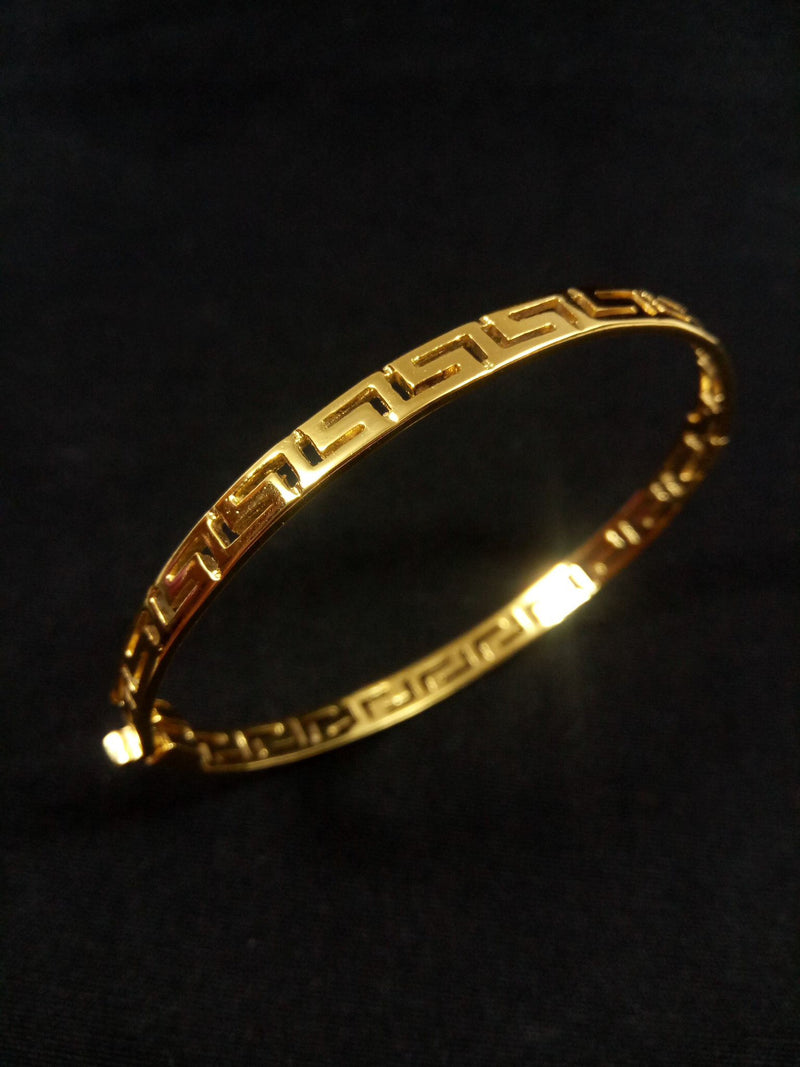 Solid Bangle Cuff Bracelet B-7470 - TUZZUT Qatar Online Shopping