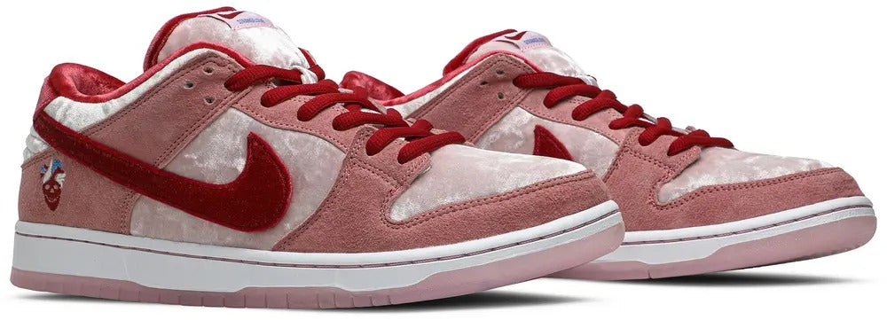 Valentine's Strange Love Skateboard Sneakers CT2552 Valentine's Strange Love Skateboard Sneakers CT2552