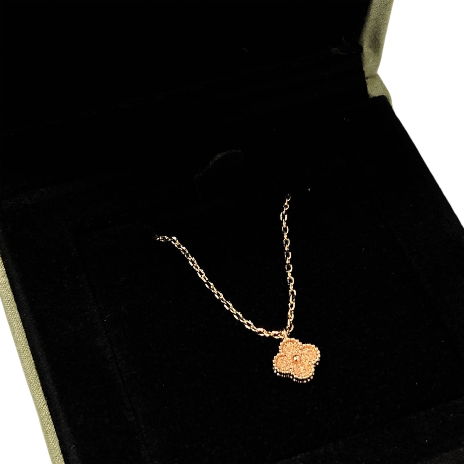 Luxury Designer Necklace S79325 Luxury Designer Necklace S79325