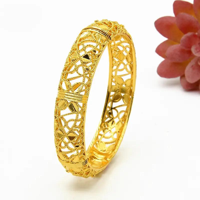 Glamorous Bangles For A Bride's Wedding Jewelry Model-07