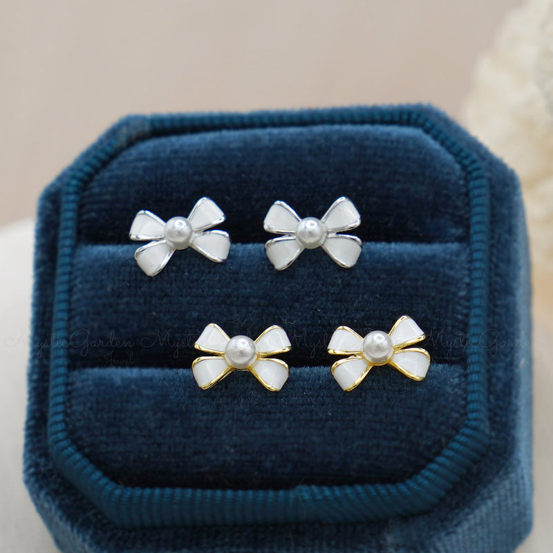 White Pearl Ribbon Earrings W66