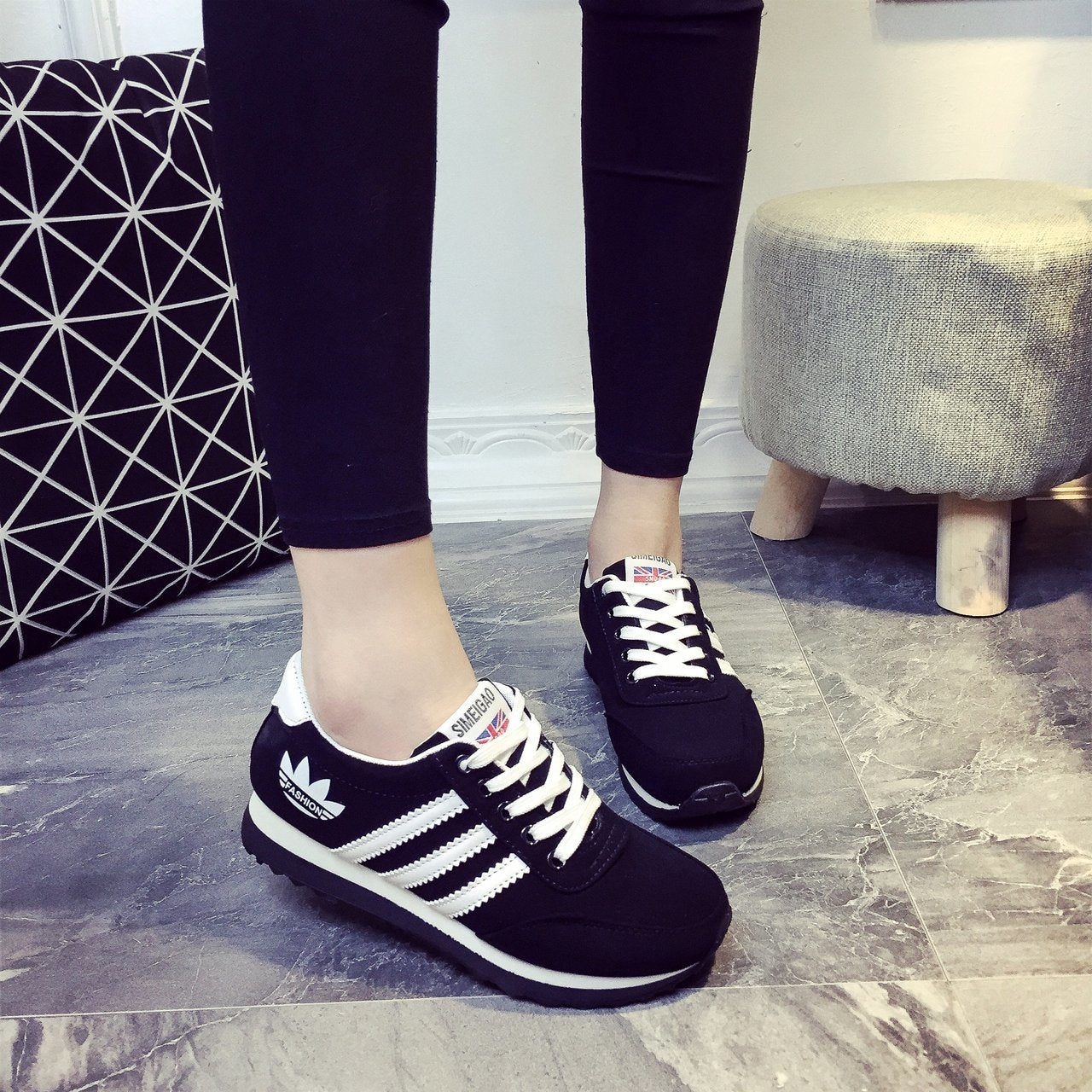 Women's Fashion Sneaker 335989 Women's Fashion Sneaker 335989