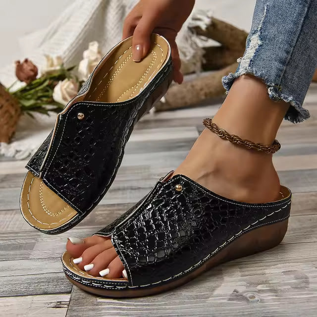 Crocodile Print Platform Sandals 387574 - TUZZUT Qatar Online Shopping