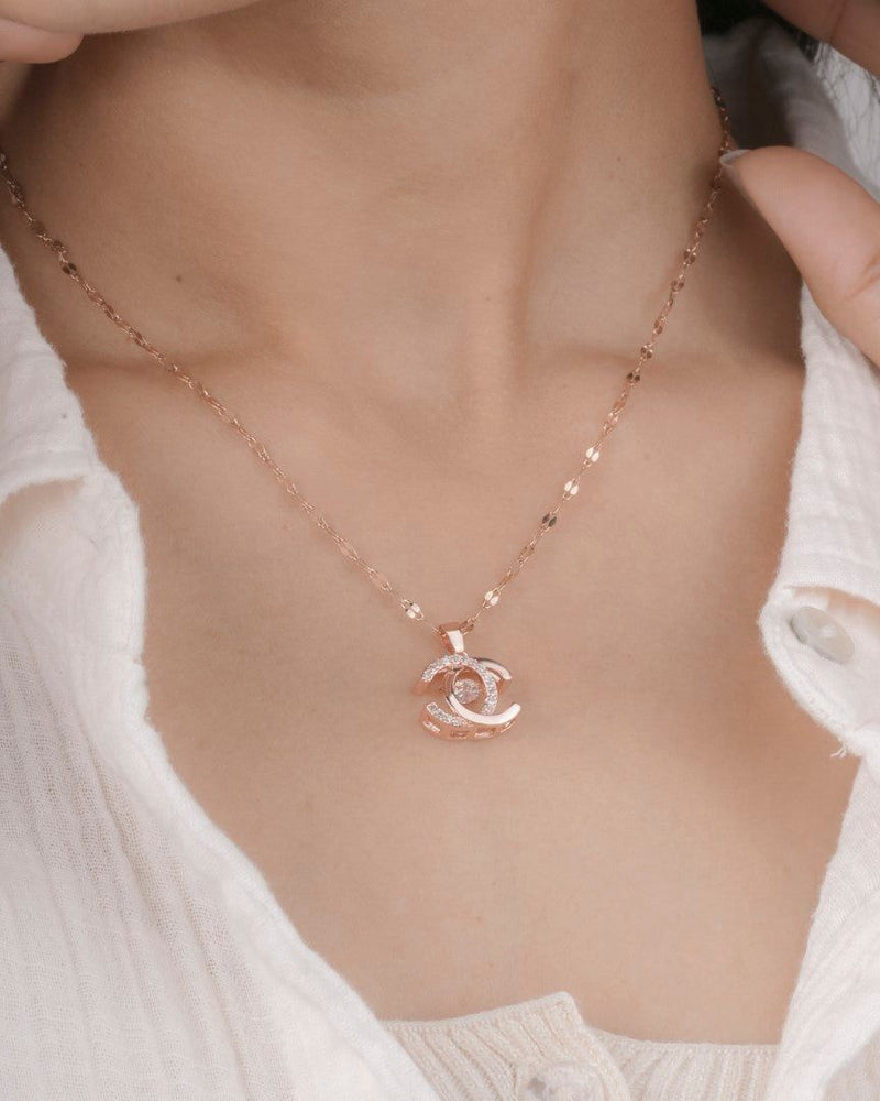 Women's Queen Charm Necklace  B-383910 - TUZZUT Qatar Online Shopping