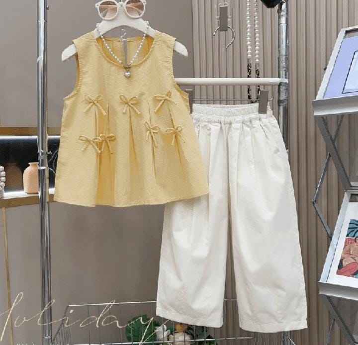 Girls Sleeveless Vest and Pants Set 570262 Girls Sleeveless Vest and Pants Set 570262