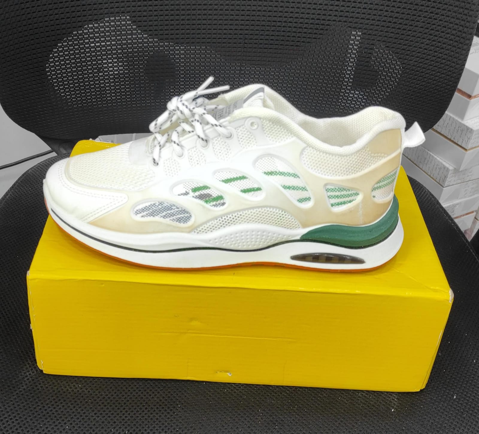 Breathable Running Sneakers V-18 Breathable Running Sneakers V-18