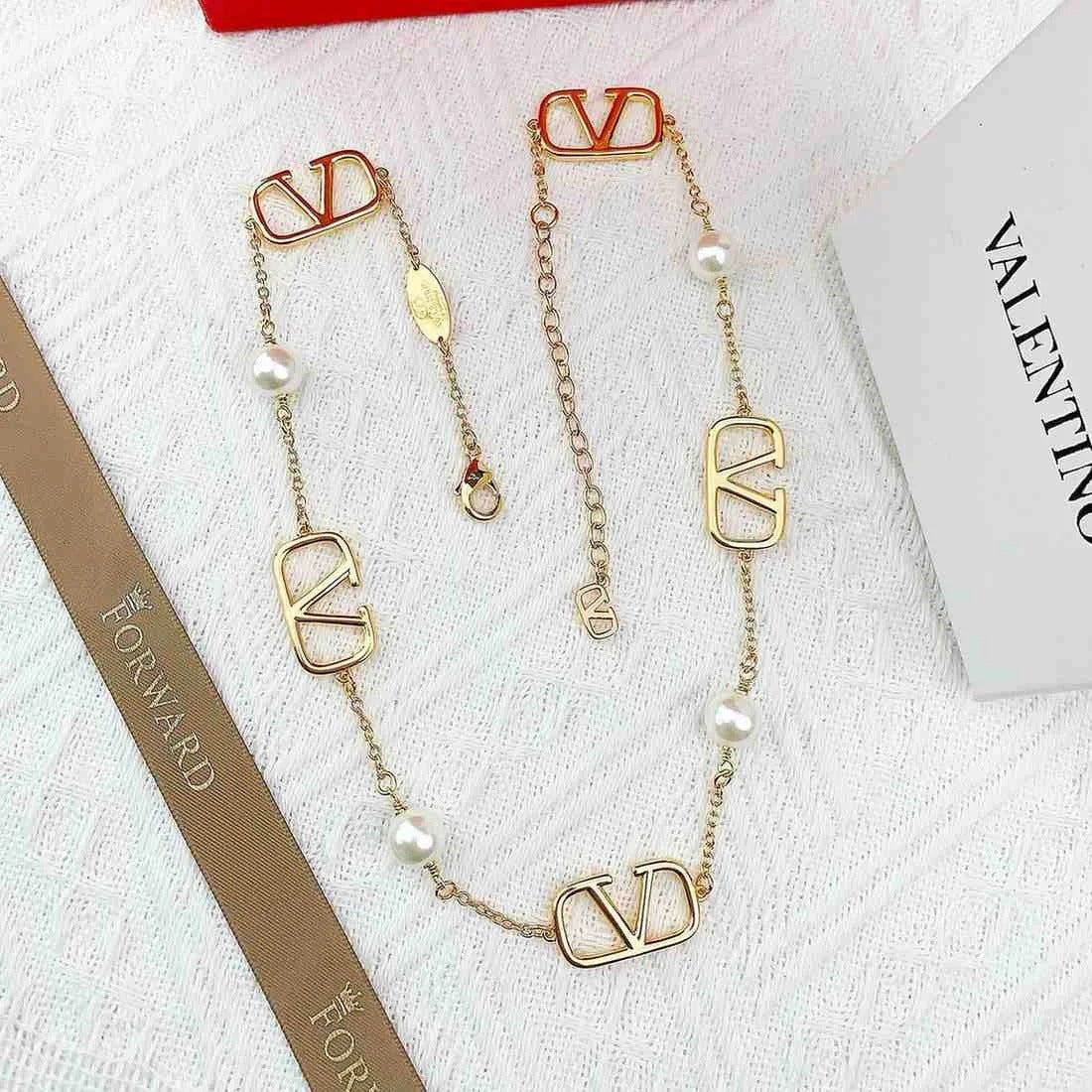 Garavani Signature Pearl Necklace V626 Garavani Signature Pearl Necklace V626