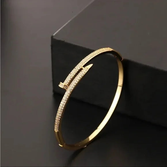 Luxury Zirconia Nail Bangle Bracelet BB99 Luxury Zirconia Nail Bangle Bracelet BB99