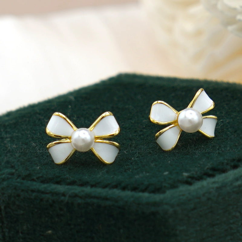 White Pearl Ribbon Earrings W66