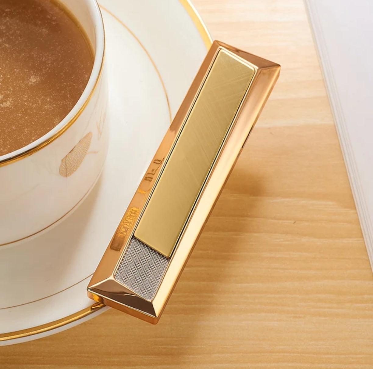 Ultra Thin Metal USB Rechargeable Cigarette Lighter - YQ057-3060 Ultra Thin Metal USB Rechargeable Cigarette Lighter - YQ057-3060