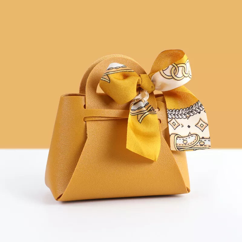 10 pcs Creative Leather Gifts Box with Ribbon Handbag Shape Candy Bag for Wedding Birthday Party 10 pcs Creative Leather Gifts Box with Ribbon Handbag Shape Candy Bag for Wedding Birthday Party