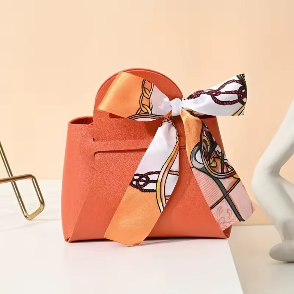 10 pcs Creative Leather Gifts Box with Ribbon Handbag Shape Candy Bag for Wedding Birthday Party 10 pcs Creative Leather Gifts Box with Ribbon Handbag Shape Candy Bag for Wedding Birthday Party