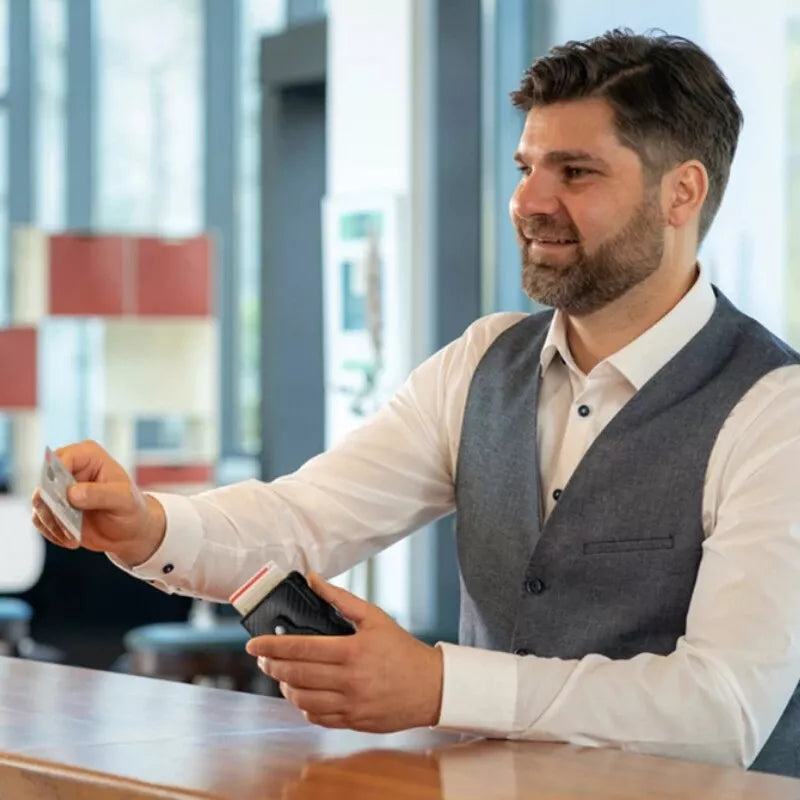 Black RFID Card Holder G02 - TUZZUT Qatar Online Shopping