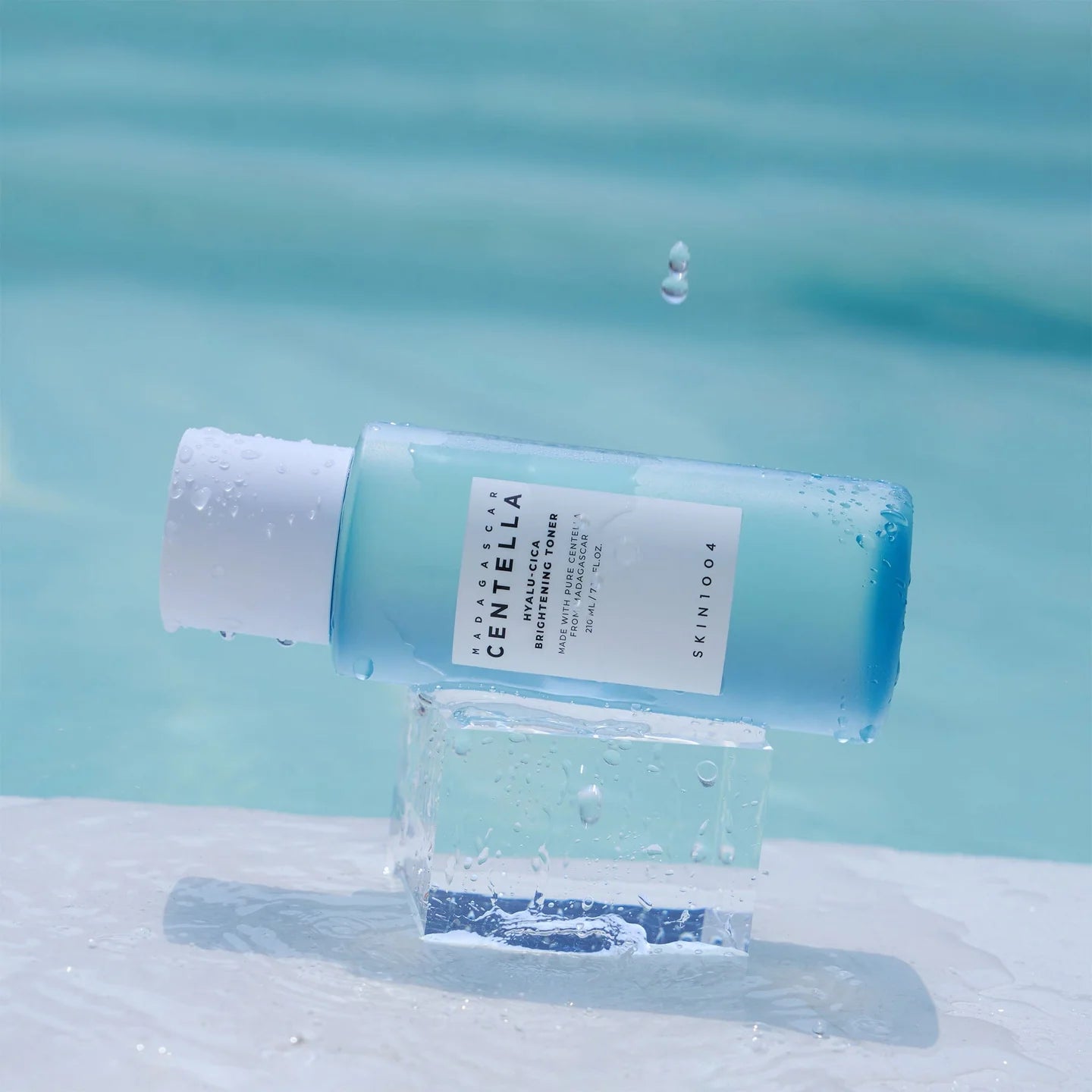 SKIN1004 Madagascar Centella Hyalu-Cica Brightening Toner 210ml SKIN1004 Madagascar Centella Hyalu-Cica Brightening Toner 210ml