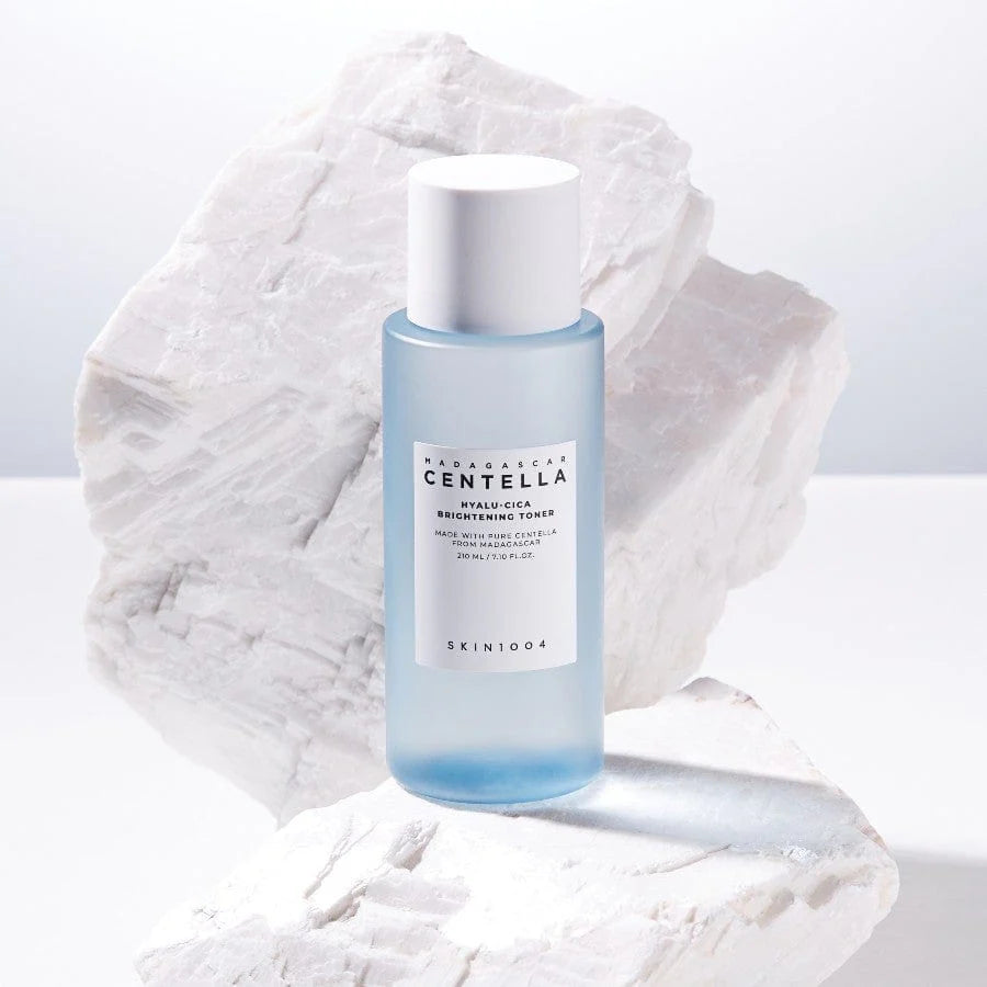 SKIN1004 Madagascar Centella Hyalu-Cica Brightening Toner 210ml SKIN1004 Madagascar Centella Hyalu-Cica Brightening Toner 210ml