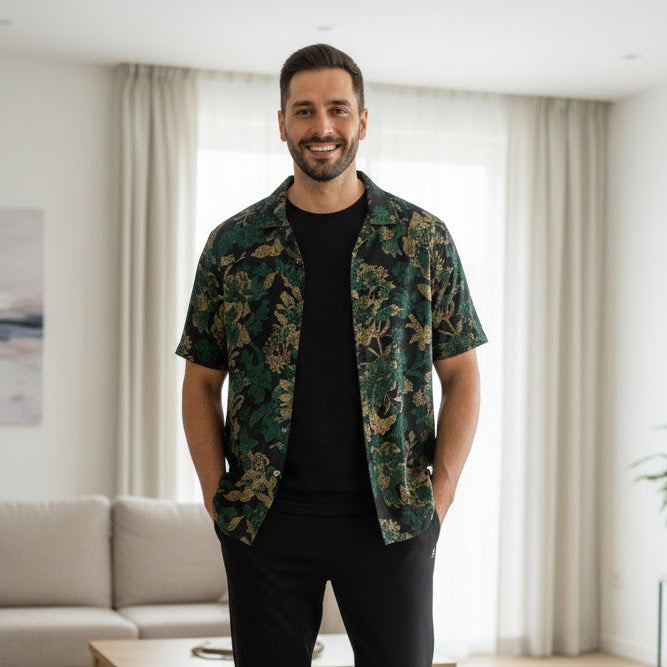 Men's bold and eye-catching short-sleeve shirt with a dark, ornate pattern B-203177 - TUZZUT Qatar Online Shopping