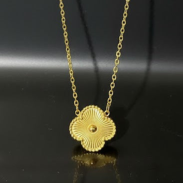 Gold Clover Pendant Necklace CL365