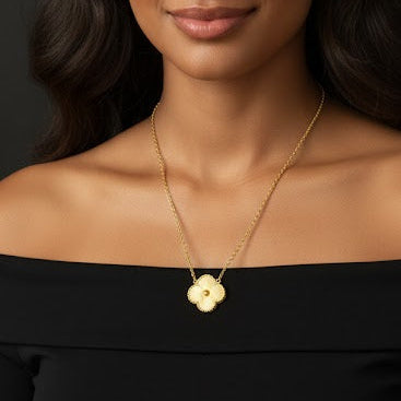 Gold Clover Pendant Necklace CL365