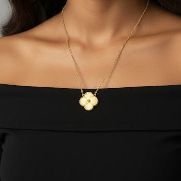 Gold Clover Pendant Necklace CL365