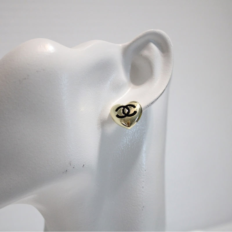 Gold Heart Stud Earrings ER591 - TUZZUT Qatar Online Shopping