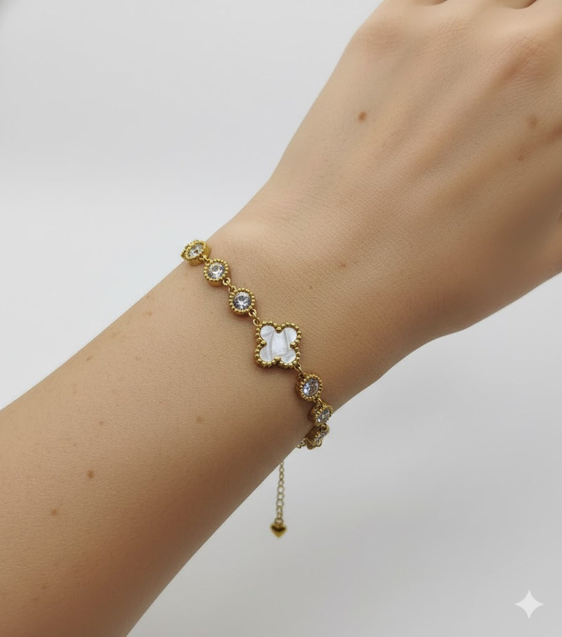 Four Leaf Flower Charm Bracelet For Women B46 - TUZZUT Qatar Online Shopping