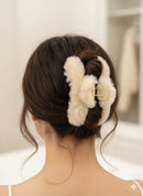 Fluffy Claw Hair Clip HC62 - TUZZUT Qatar Online Shopping