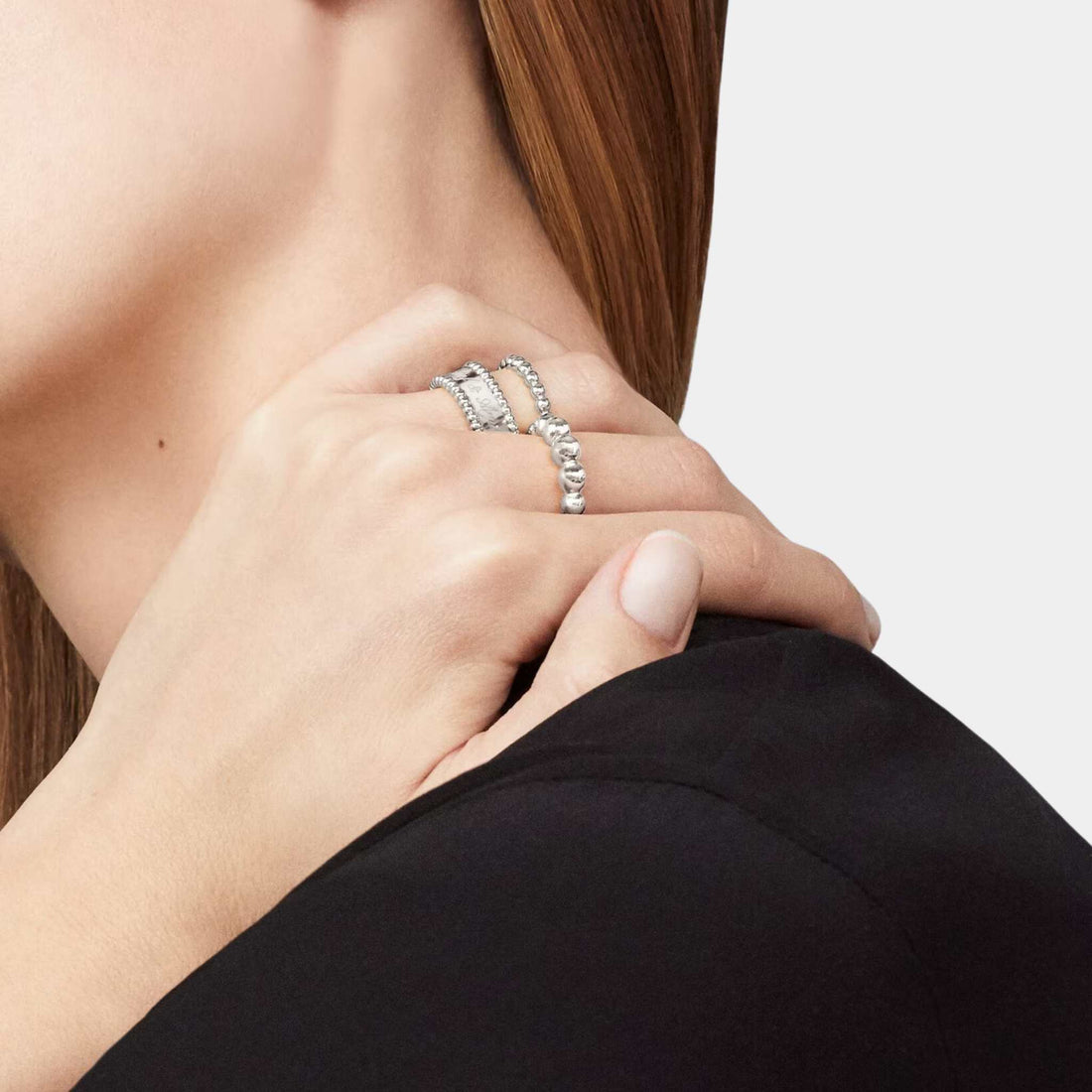 Perlée Signature Ring White Gold P44 Perlée Signature Ring White Gold P44