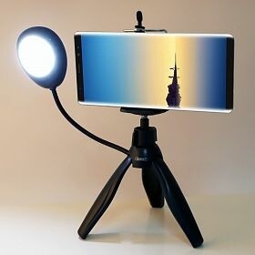 Earldom (ET-ZP15) 360 Degree Rotate Mini Smartphone Tripod with Selfie Lamp - Tuzzut.com Qatar Online Shopping