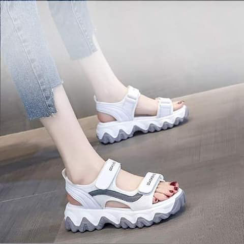 Women Fashion Chunky Platform Fashion Sandals- 2588 Women Fashion Chunky Platform Fashion Sandals- 2588