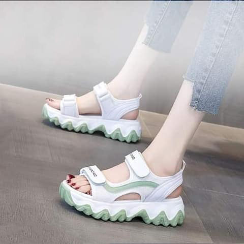 Women Fashion Chunky Platform Fashion Sandals- 2588 Women Fashion Chunky Platform Fashion Sandals- 2588