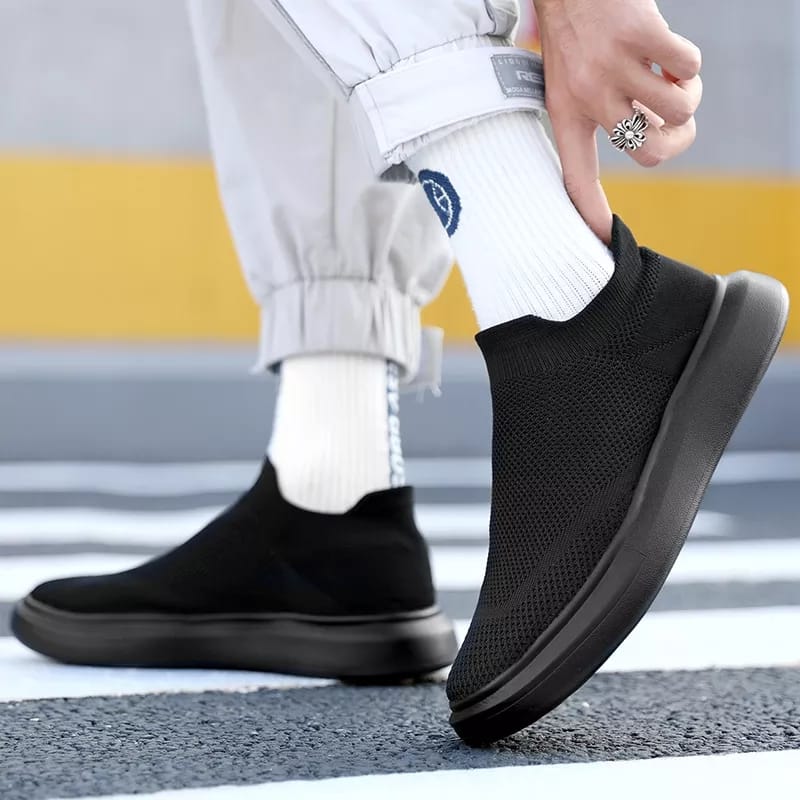 Men's Fashion Sneakers Breathable Comfortable Slip-On Shoes - 233 - Tuzzut.com Qatar Online Shopping