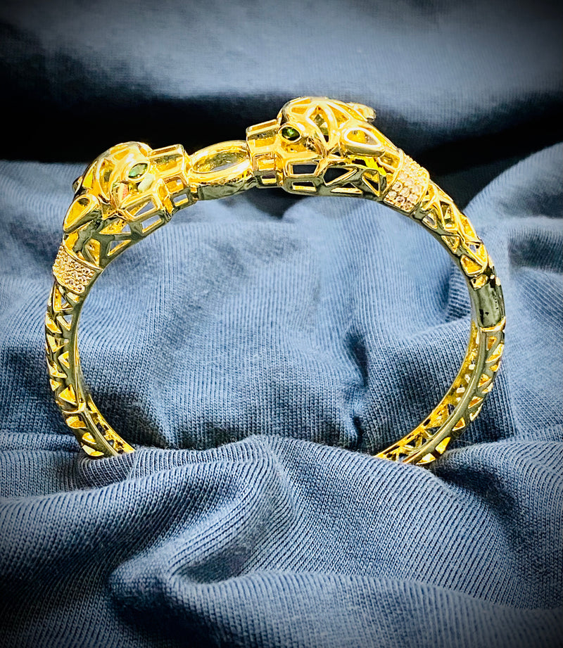 Zlxgirl High-end hollow design leopard head bracelet for women and men gift Perfct paved cubic zircon copper bracelet - Tuzzut.com Qatar Online Shopping