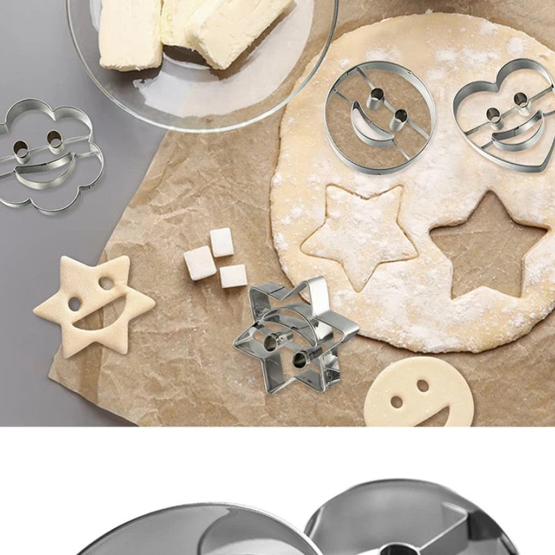 4 Piece Smiley Christmas Cookie Mold Gingerbread House Fondant Tool 3D Stainless Steel Cookie Mold Bakery Accessories - Tuzzut.com Qatar Online Shopping