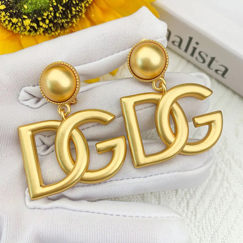 Alphabet Letter Earrings Women's Luxury Gold Earrings Personality Design Sense Simple Earrings - Tuzzut.com Qatar Online Shopping